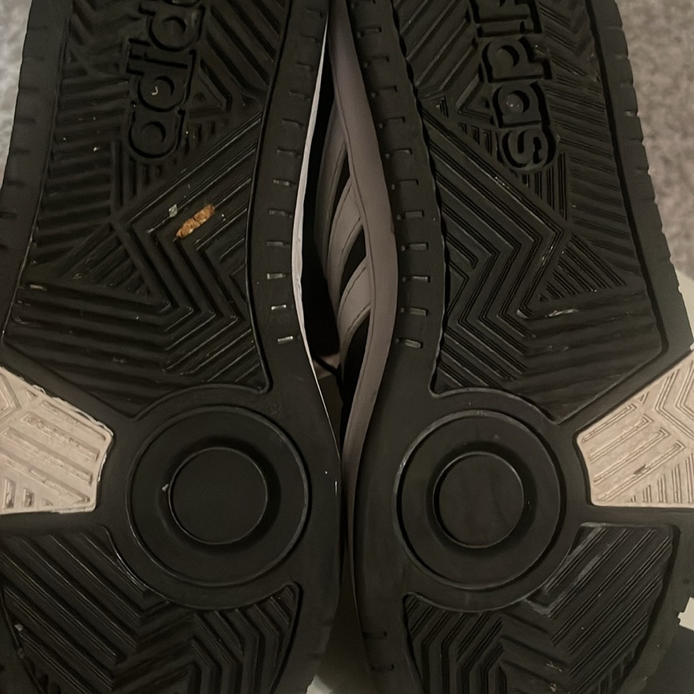 Adidas tennis shoe - Picture 5 of 6